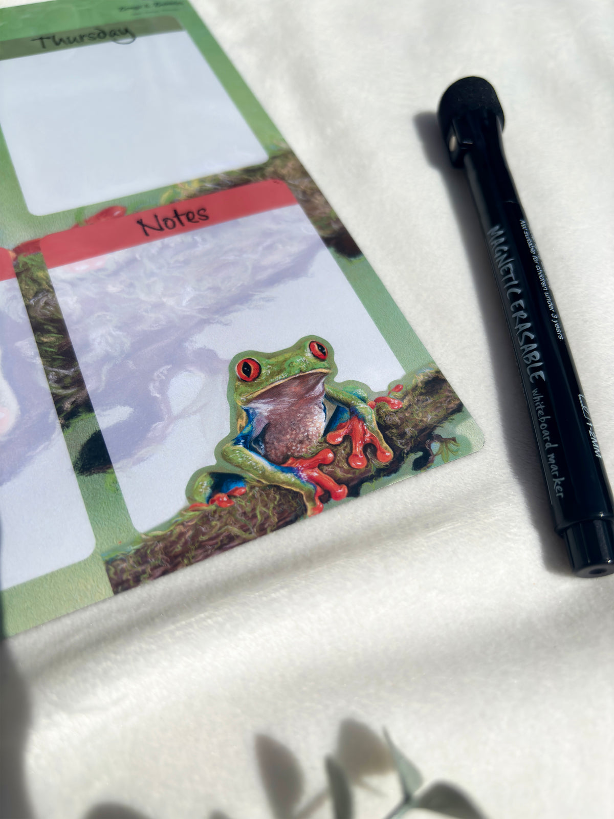 A4 Magnetic Weekly Planner Whiteboard – Red-Eyed Tree Frog Fridge & Surface Organiser